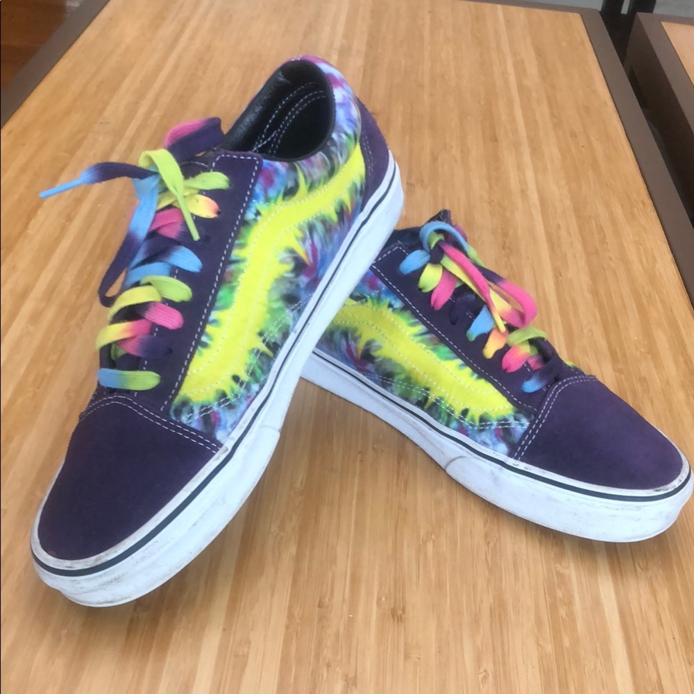Men’s tie dye VANS in good condition!